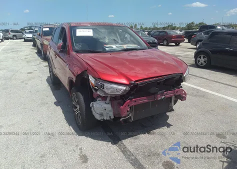 2018 Mitsubishi Outlander Sport 2.0 Es z USA, uszkodzony, nr VIN JA4AP3AUXJZ006981